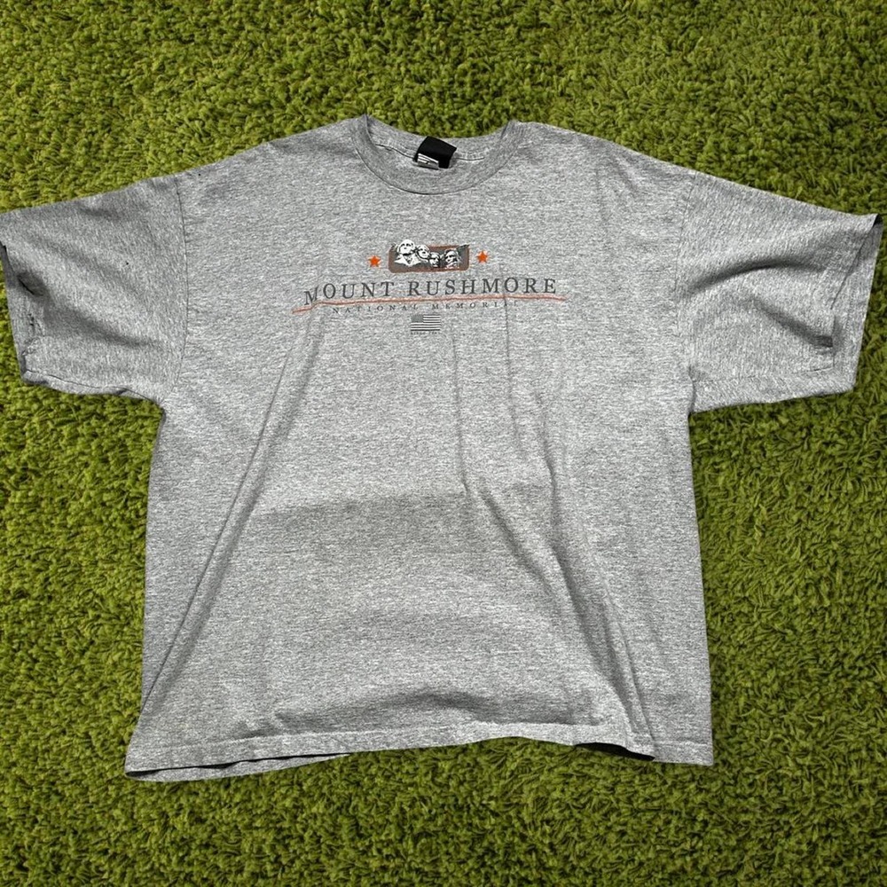 Vintage Made In USA  Mount Rushmore Grey T-shirt